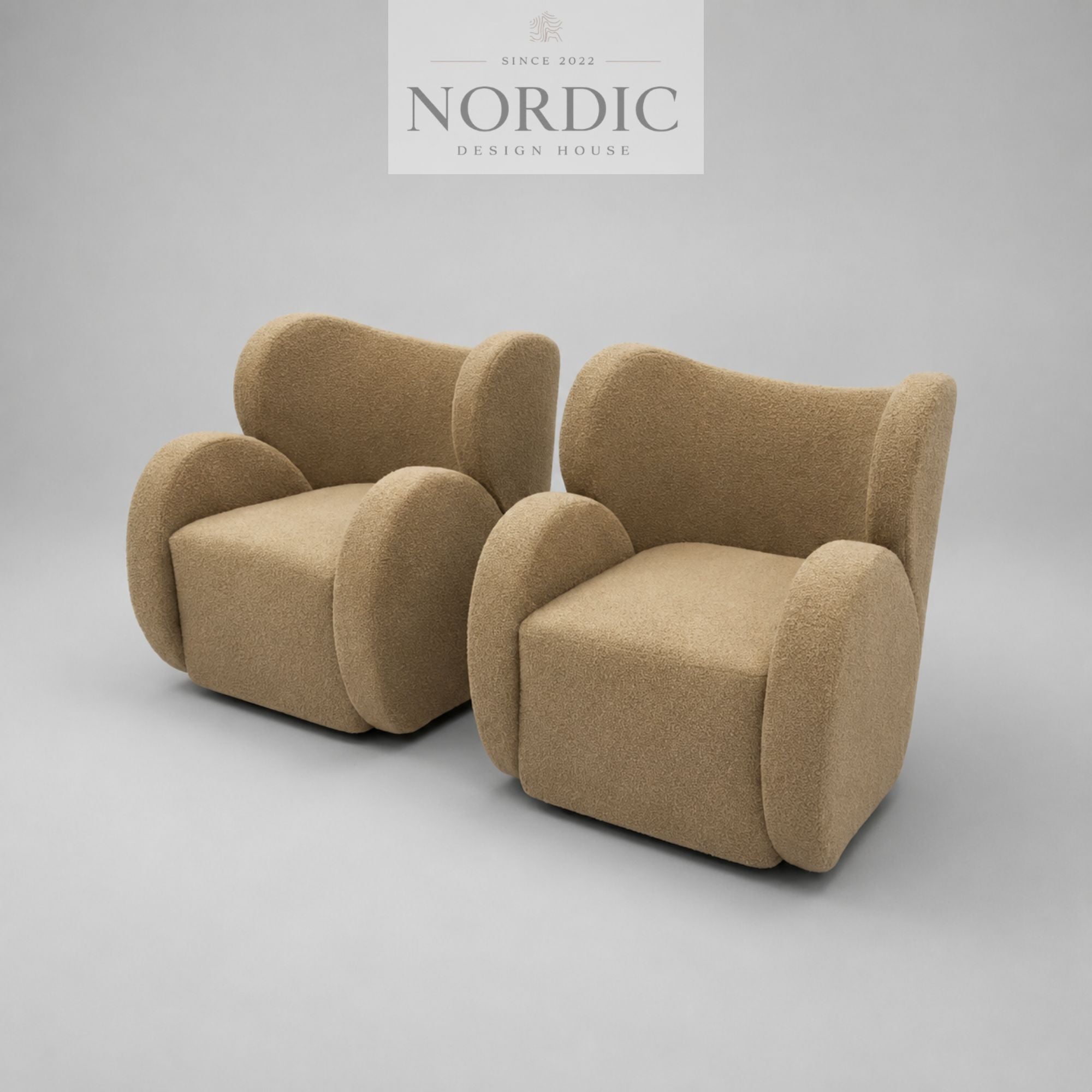 Bamsestol med høj ryg i beige stof til stue, lounge og moderne boligindretning