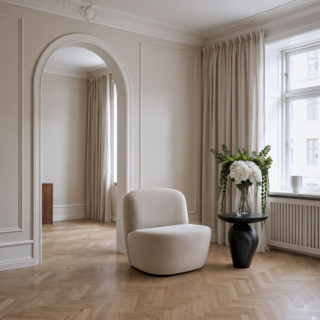 Design sidebord i mat finish, H50 cm, perfekt til loungestol