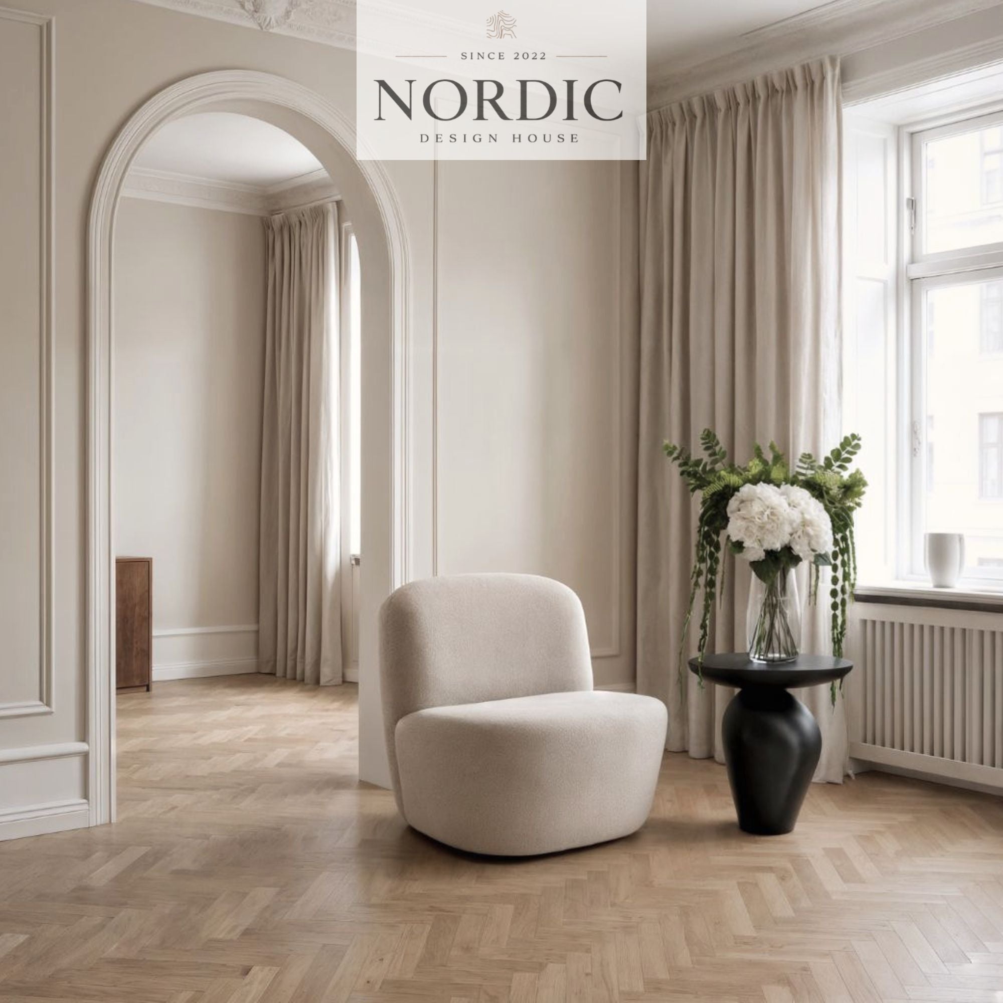 Design sidebord i mat finish, højde 50 cm, perfekt til loungestol