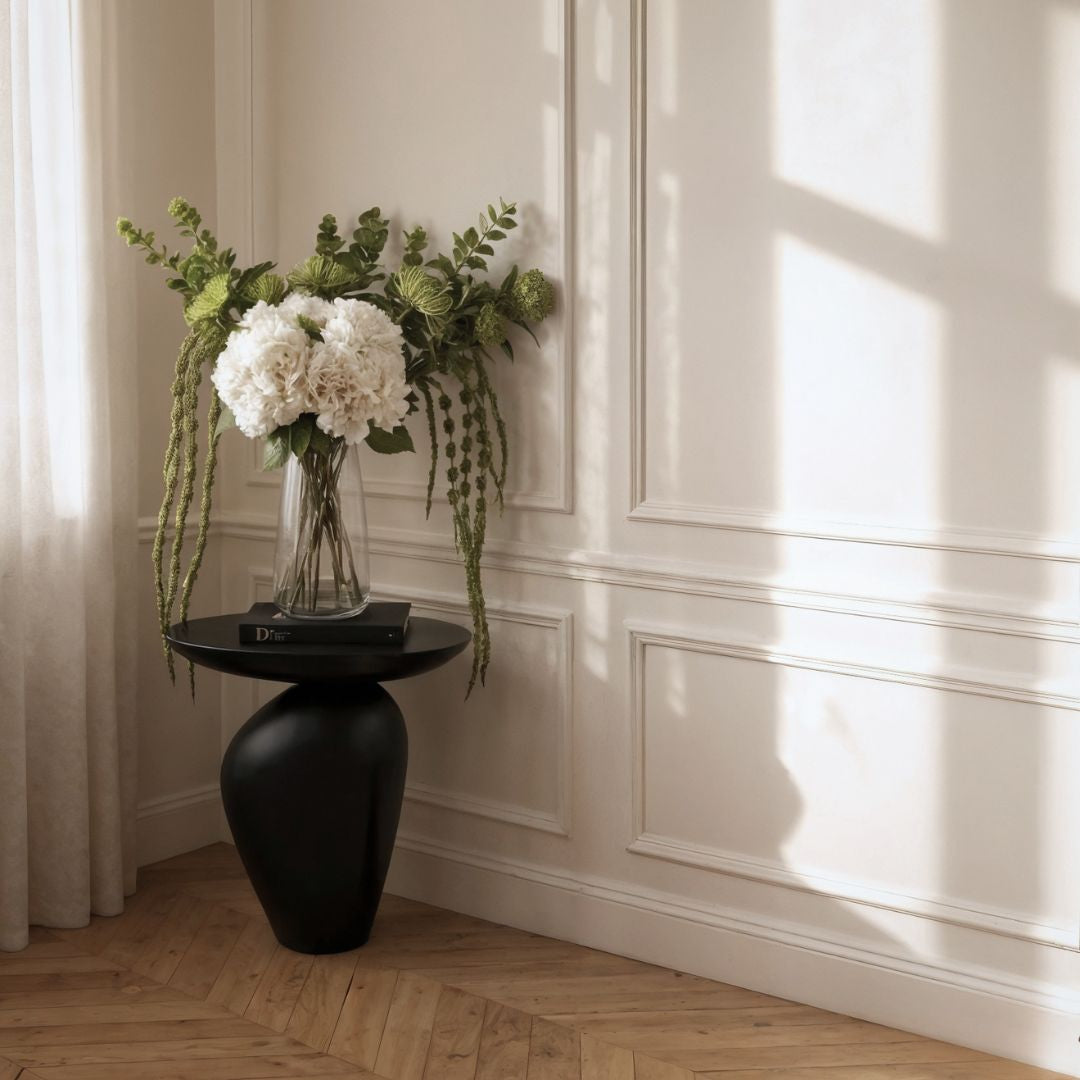 Design sidebord, sengebord eller piedestal i mat finish