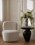 Eksklusivt sort designer sidebord Obsidia til moderne indretning