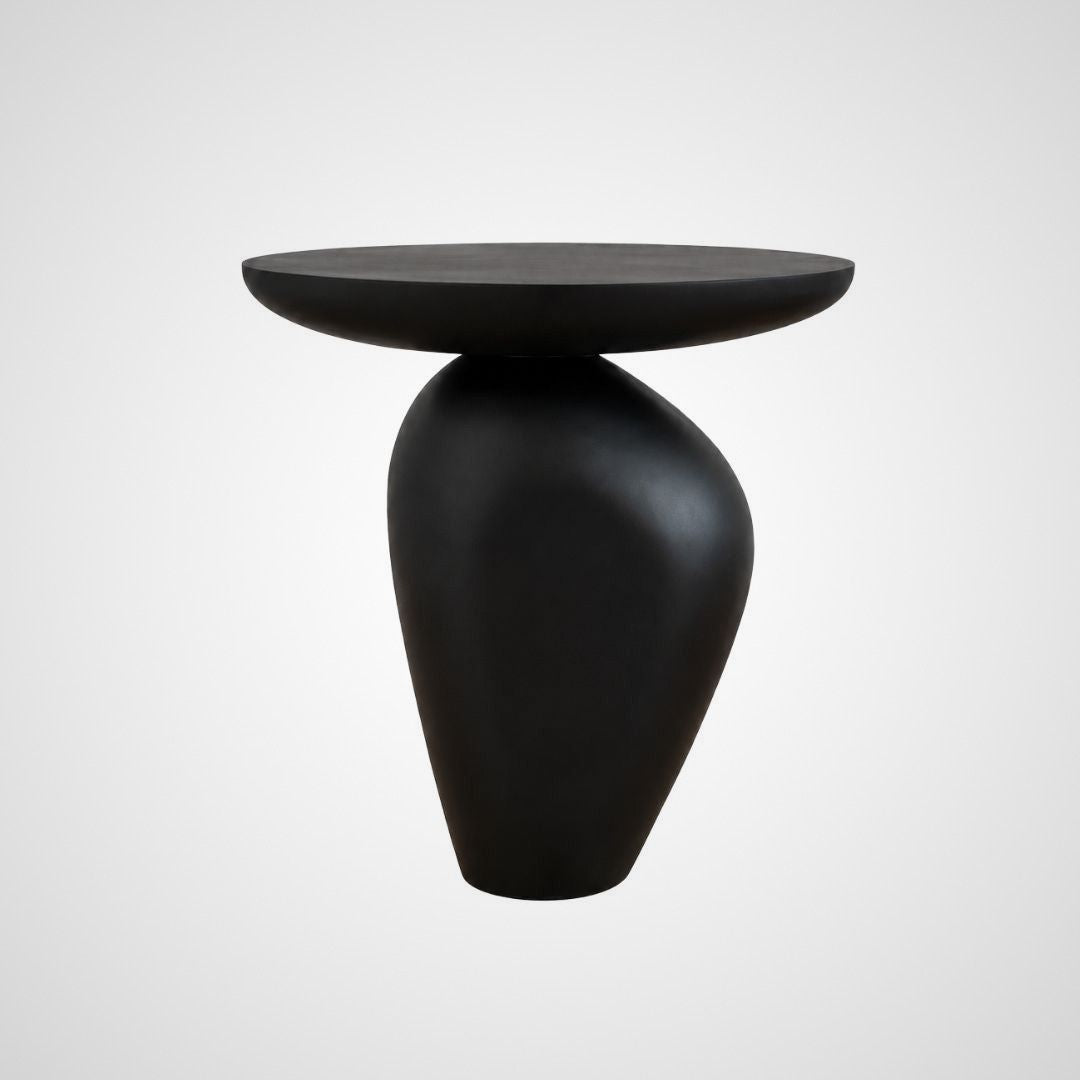 Organisk sort sidebord i mat finish med skulpturel base